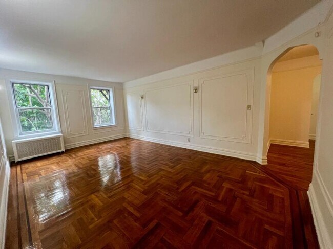 Building Photo - 1 bedroom in SUNNYSIDE NY 11104