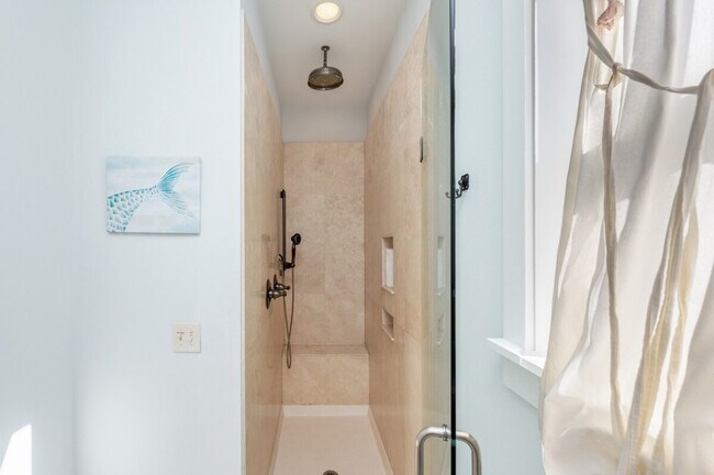 Building Photo - 87 Barracuda St