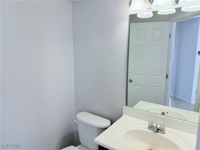 Building Photo - 3961 Bayamon St