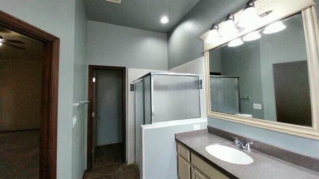 Building Photo - 4304 NW 164th Terrace