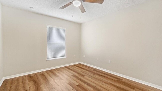 Building Photo - 494 Paigo St SE