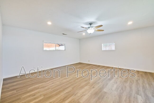 Building Photo - 1034 Tulane Dr