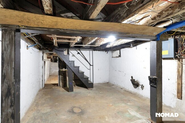 Building Photo - Charming 2BR Duplex in Salem