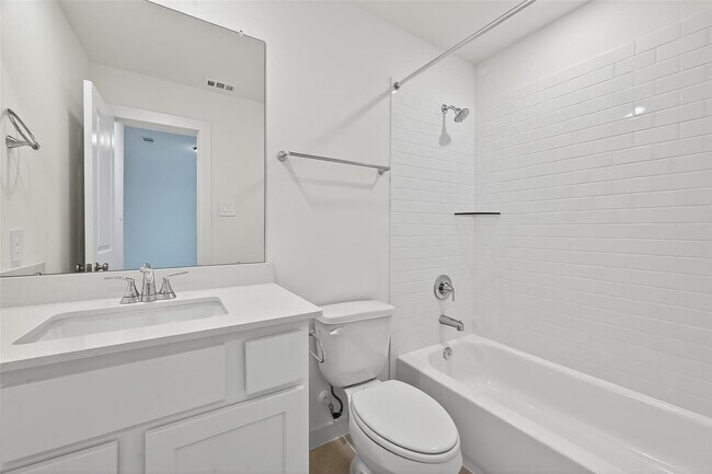 Building Photo - 3238 Kindred Wy