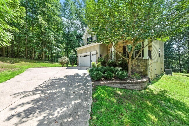 Building Photo - 8120 Fairmont Dr