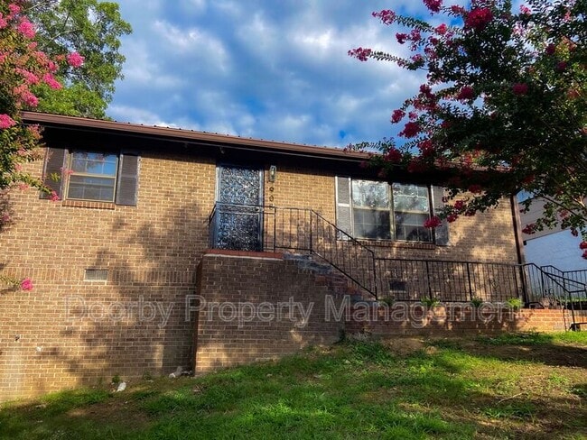 Building Photo - 908 Wheeler Ave