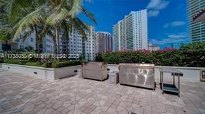 Building Photo - 20000 E Country Club Dr
