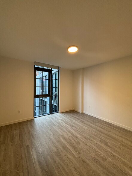 Building Photo - 445 NW 26th St
