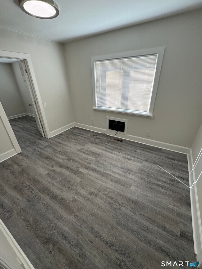 Building Photo - 67 Hanford Ave