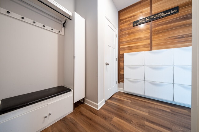 Building Photo - 18196 Goldfinch Wy