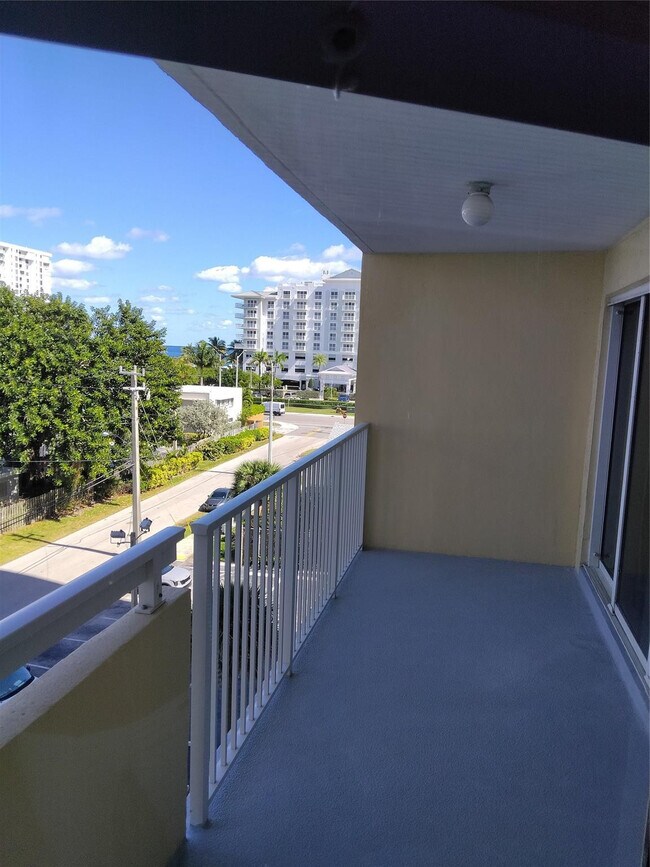 Building Photo - 1200 Hibiscus Ave