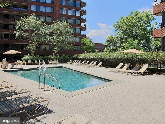 Building Photo - 2555 Pennsylvania Ave NW