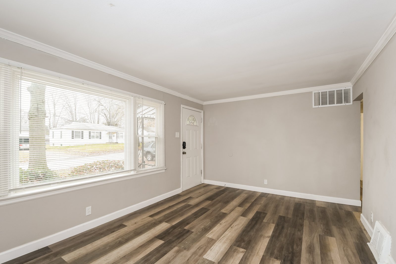 Building Photo - 1425 Akron Dr