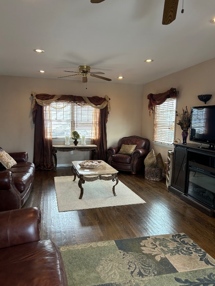 Building Photo - 95 S Ward Ave