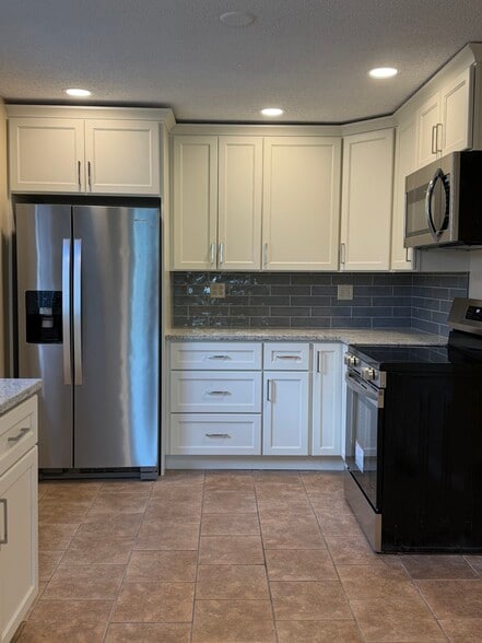 Building Photo - 10029 Westland Dr