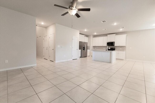 Building Photo - 7403 Albany Dr