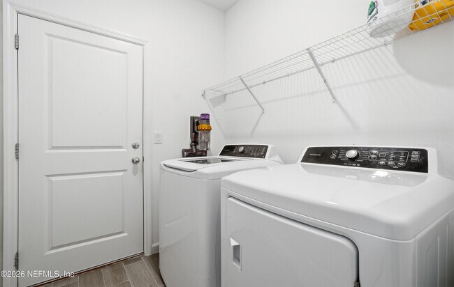 Building Photo - 9846 Lemon Balm Wy