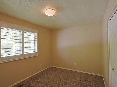 Building Photo - 132 S Larkin Ln