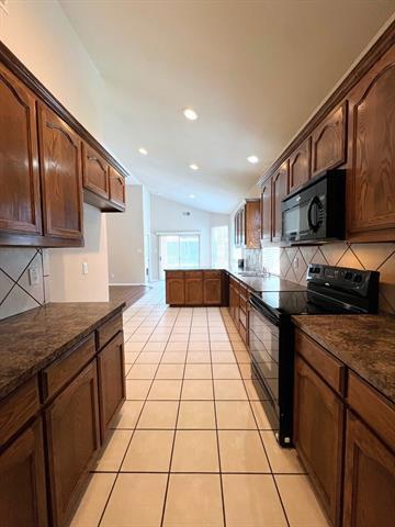 Building Photo - 2128 Carlotta Dr