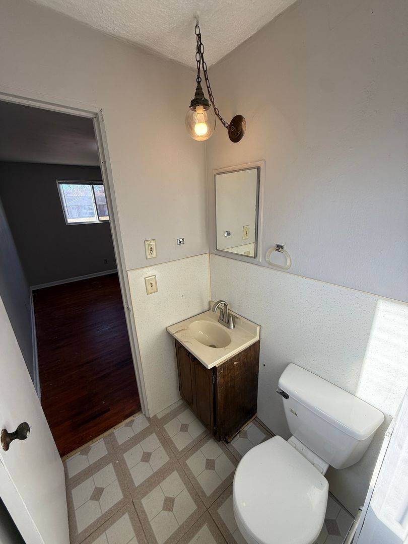 Building Photo - 4918 Dwight Dr