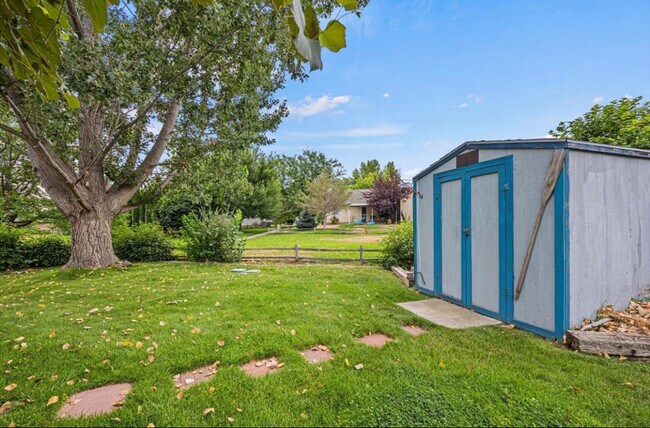 Building Photo - 803 Coopers Ct