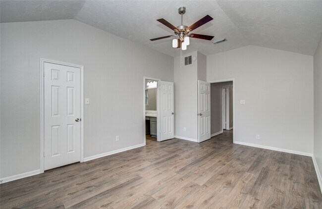 Building Photo - 16218 Hilton Head Ln