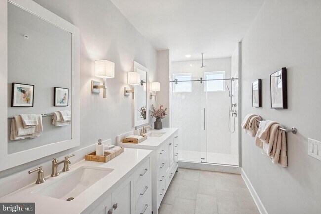 Building Photo - 14954 Deco Cir