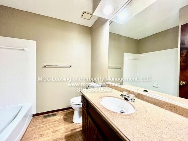 Building Photo - Charming Duplex within Walking Distance of...