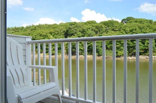 Building Photo - Annisquam Rental on the Water: Chester Square