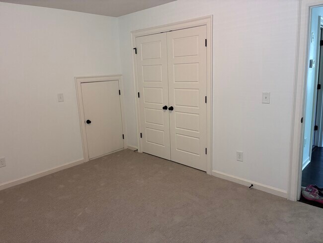 Building Photo - 2491 Mimms Ln