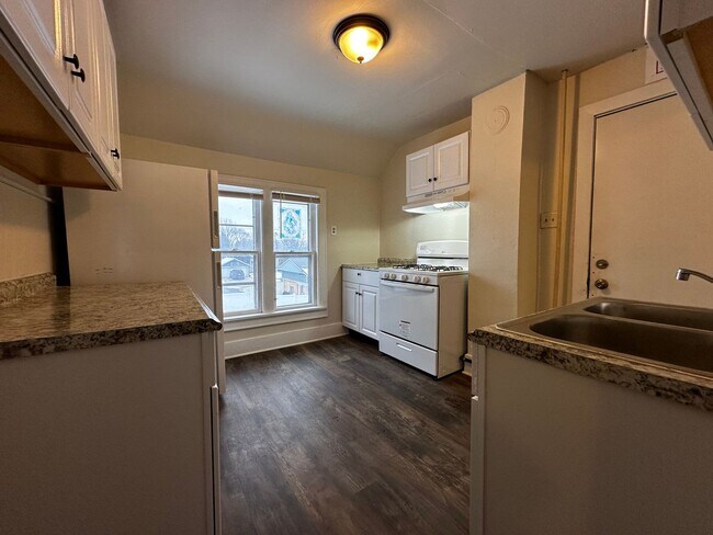 Building Photo - 1020 Berner St