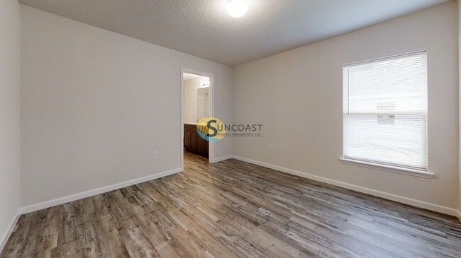 Building Photo - Gorgeous BRAND NEW 2BR/2BA Duplex for Rent...