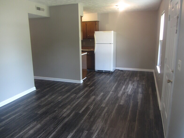 Primary Photo - 146 Indiana Ave