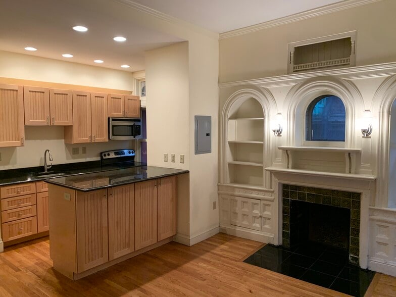 Building Photo - 280 Commonwealth Ave