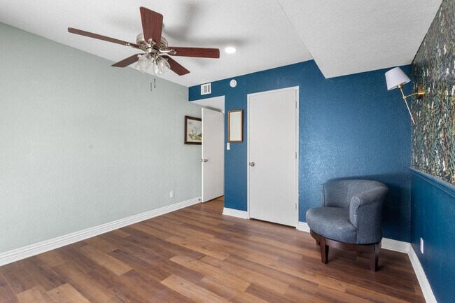 Building Photo - 2262 Martinique Ln