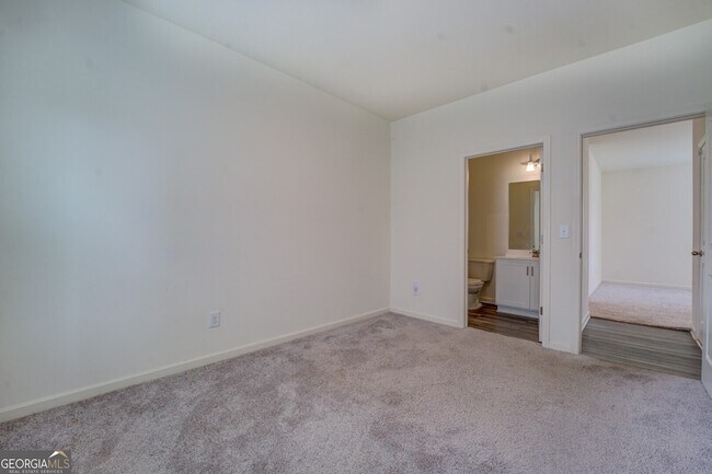 Building Photo - 7061 Rochford Dr
