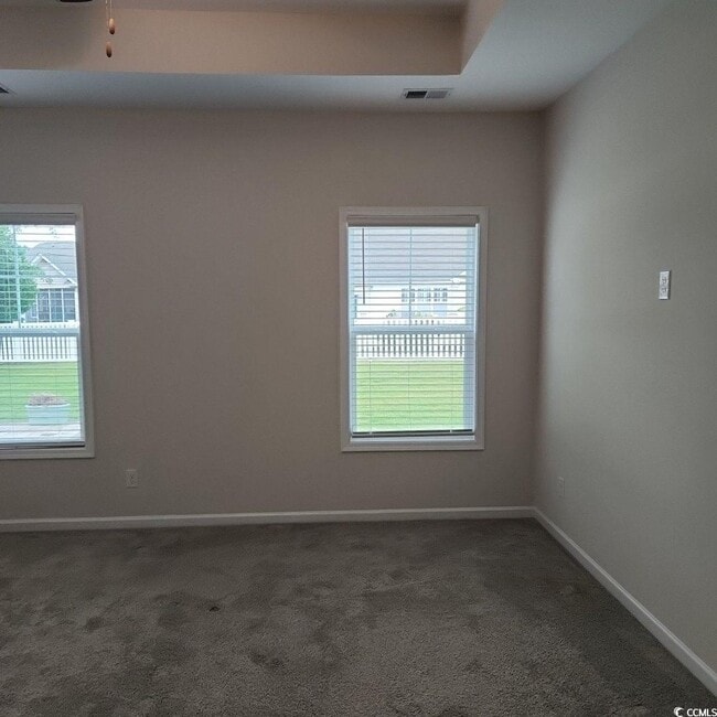 Building Photo - 497 Hillsborough Dr