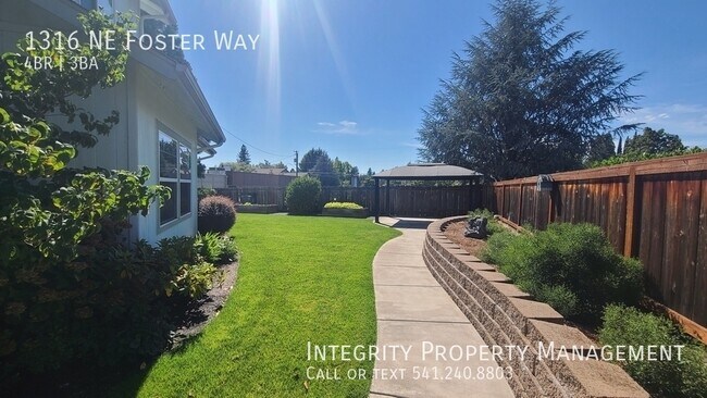Building Photo - 1316 NE Foster Way