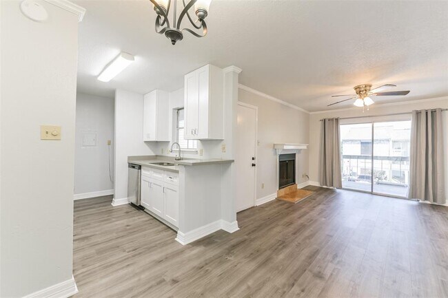 Building Photo - 7600 Emmett F Lowry Expy