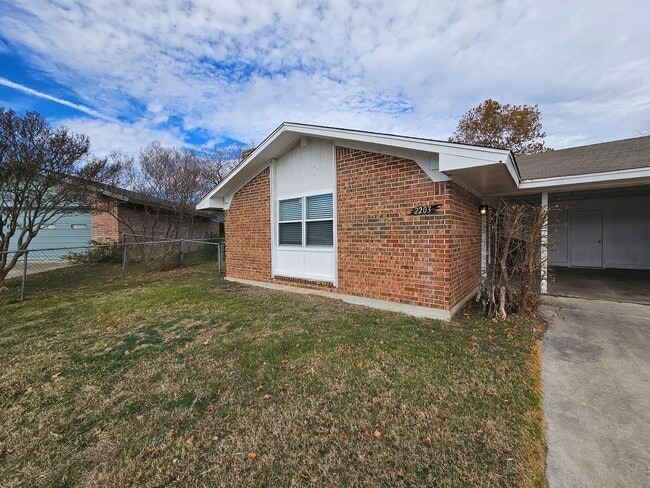 Building Photo - 2203 Wheeler Cir