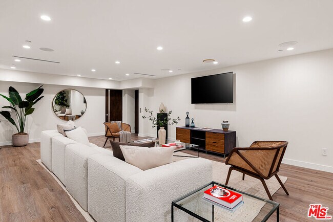 Building Photo - 3116 Elvido Dr