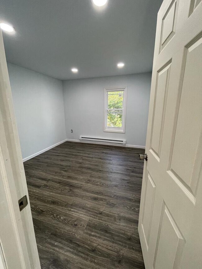 Building Photo - 120 W Owens Ave