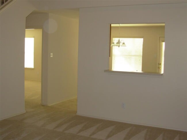 Building Photo - 13516 Lyndon B Johnson St