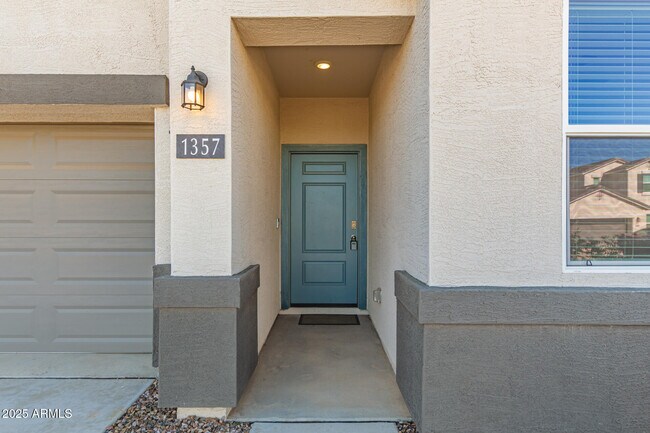 Building Photo - 1357 E Chillingham Rd