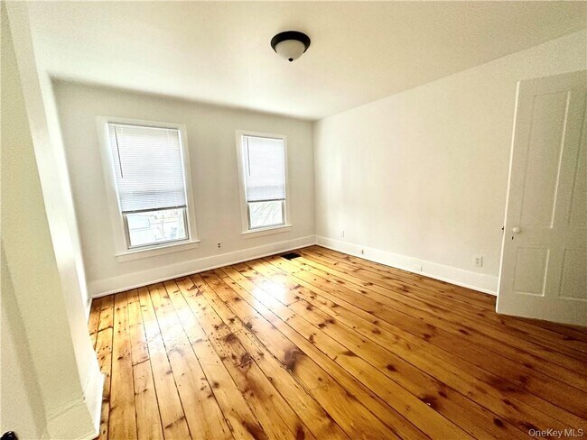 Building Photo - 9 Hornbeck Ave
