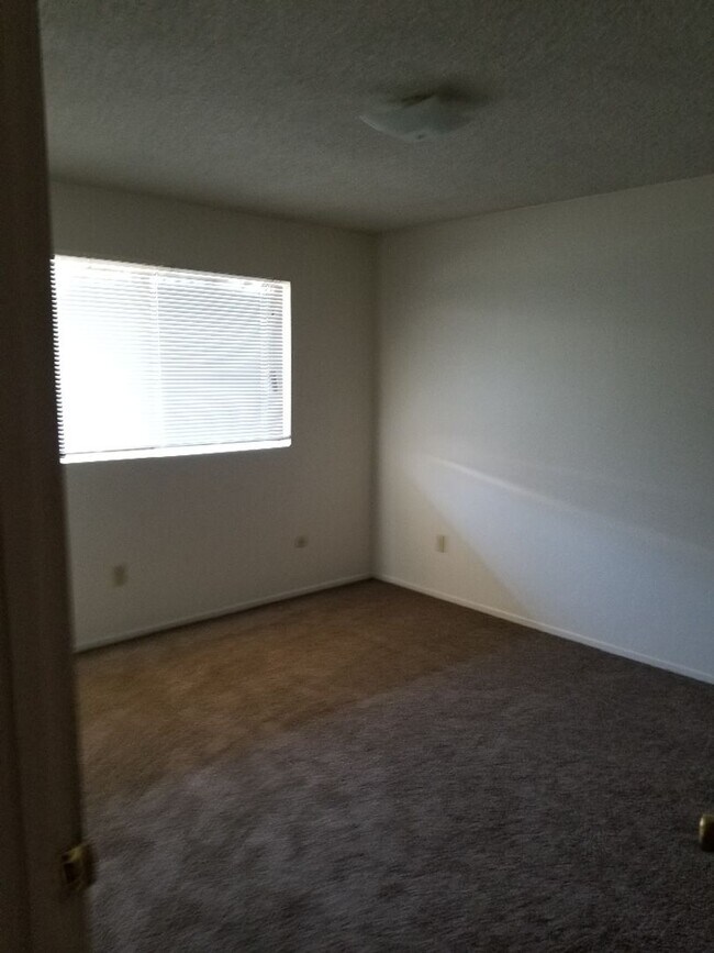 Building Photo - 5101 Appleblossom Dr