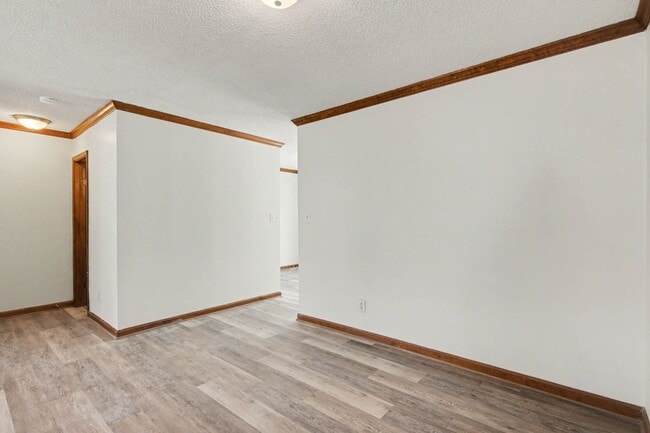 Building Photo - Updated 2BR Home Near Transit with Private Fenced Yard in Newport News