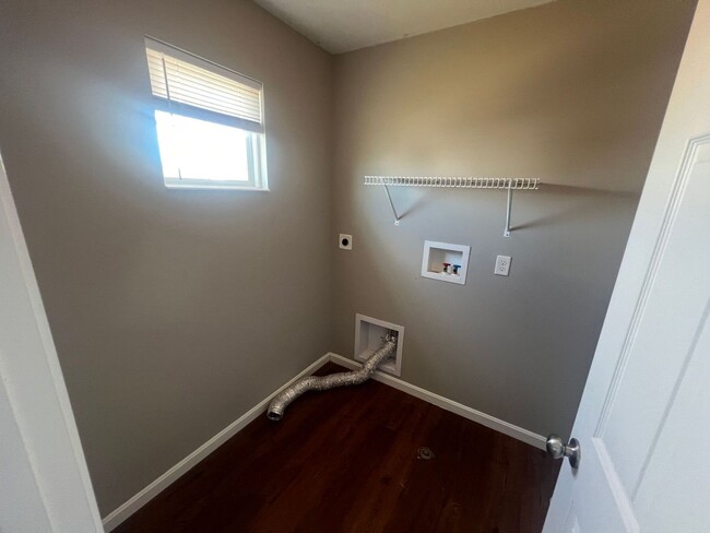 Building Photo - 106 Day Place 3BR/2.5BA (Trenton)
