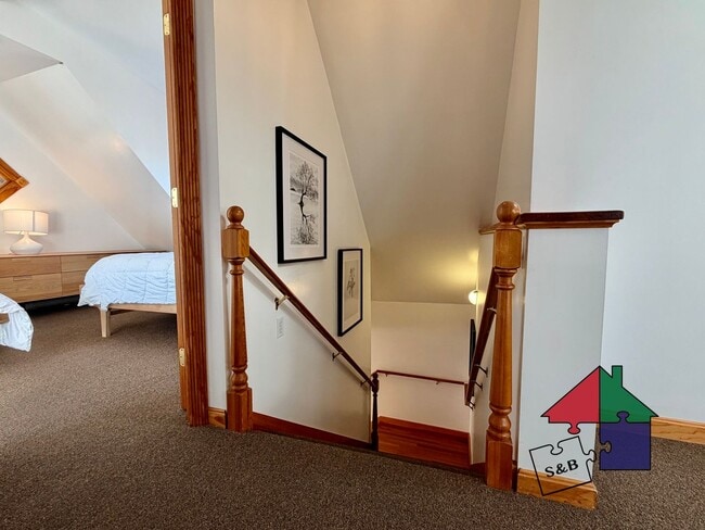 Building Photo - 112 Main St