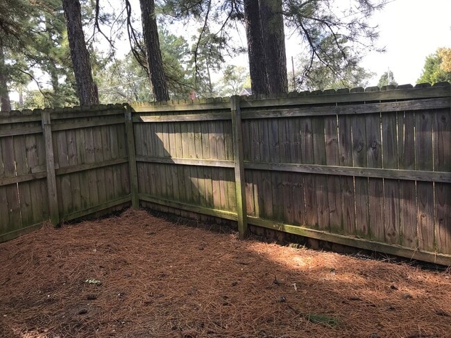Building Photo - 2/1.5 PTISD Fenced yard